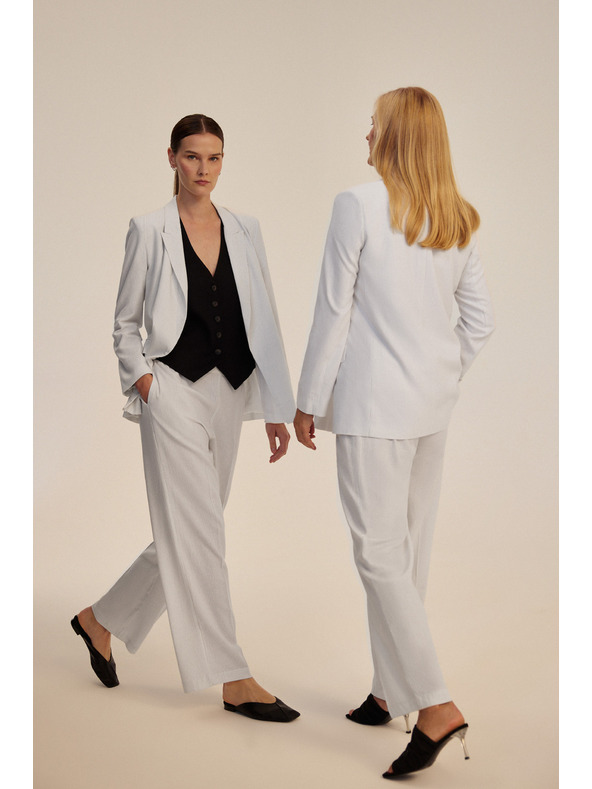 Moodo Pantaloni Moodo pentru femei - albi