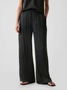 GAP Pantaloni din satin creponat. GAP