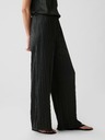 GAP Pantaloni din satin creponat. GAP