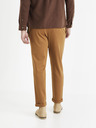 Celio Pantaloni de trening maro pentru bărbați Celio Coventi