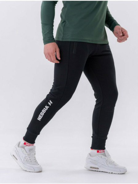Nebbia Pantaloni de trening slim cu buzunare cu fermoar "Re-gain" 320 Negru