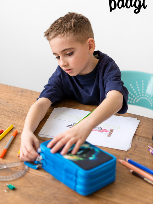 BAAGL  Valiză pentru creioane școlare albastră, trei niveluri Baagl Racing Car