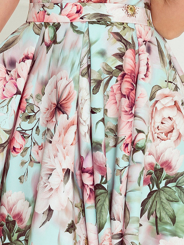 numoco Rochie cu spatele mai lung, decolteu și curea - flori roz Numoco MAYA