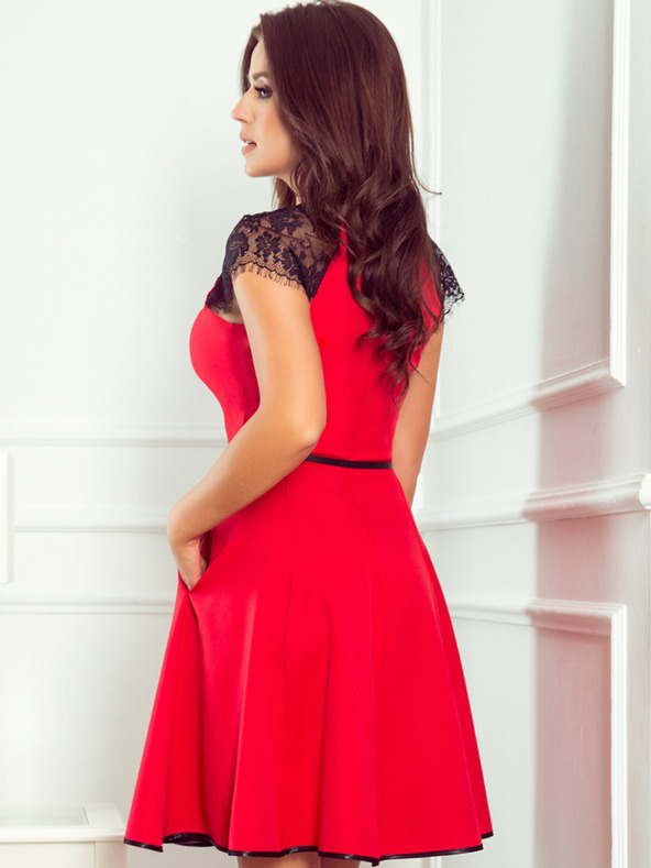 numoco Rochie cu inserții din dantelă - roșu Numoco SLVIA