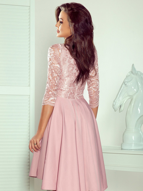 numoco Rochie exclusivistă cu dantelă - roz pudrat Numoco NICOLLE