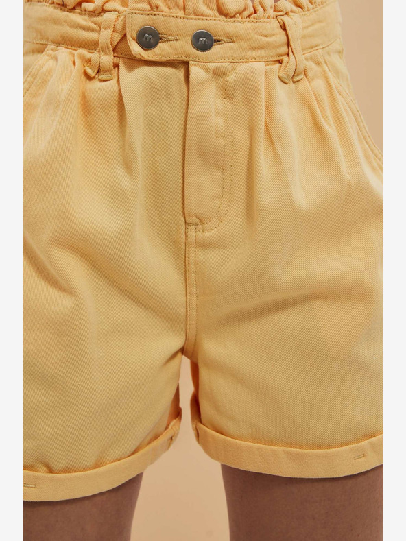 Moodo Pantaloni scurți galbeni Moodo pentru femei