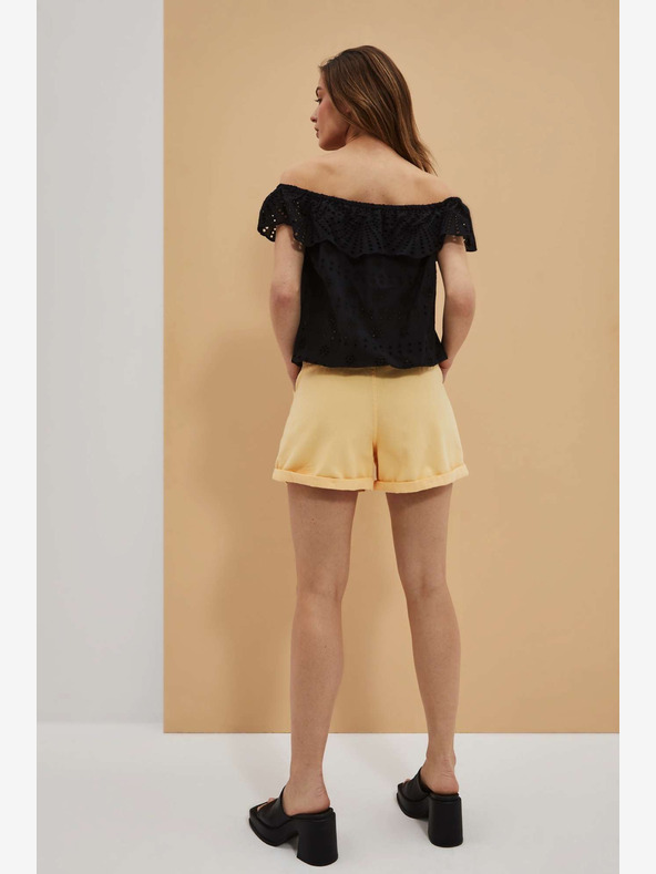 Moodo Pantaloni scurți galbeni Moodo pentru femei