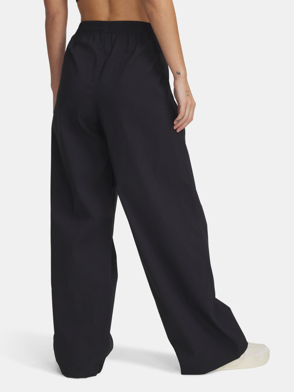 Under Armour Pantaloni sport pentru femei Under Armour UA Unstoppable Wvn Parachute