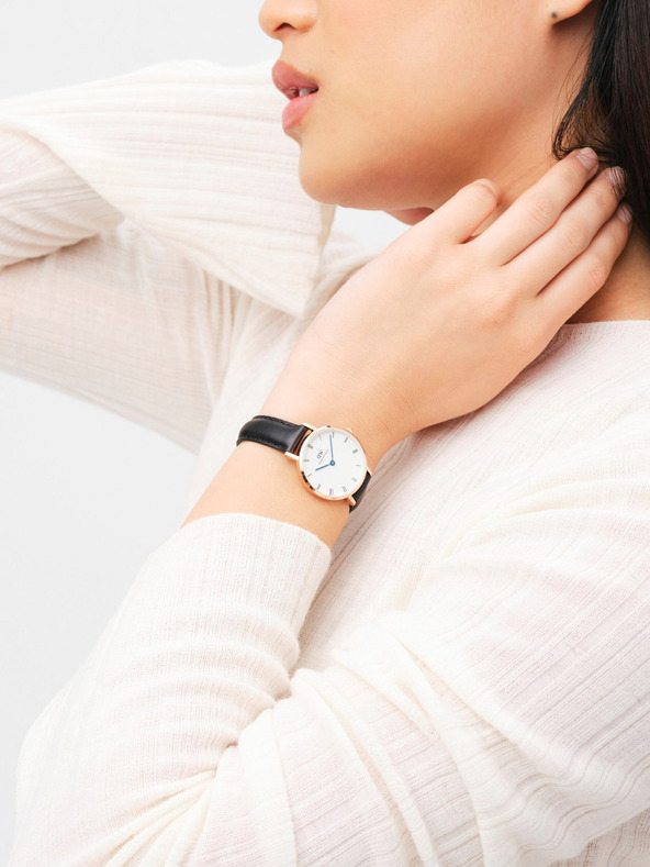 Daniel Wellington Ceas auriu pentru femei Daniel Wellington Petite Sheffield