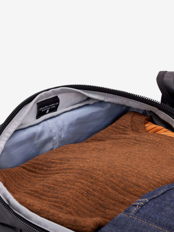 Thule Geantă de voiaj cu rotile Thule Chasm Carry-on neagră (40 l)