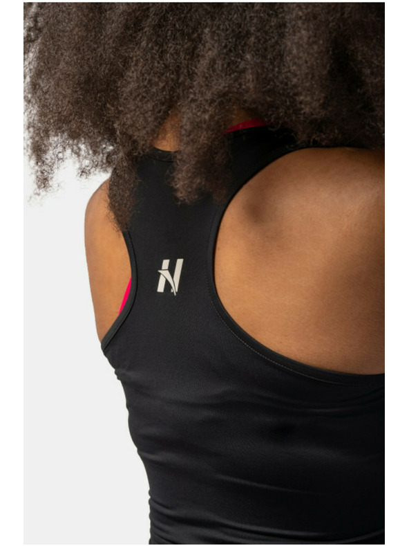 Nebbia Tricou sport cu decolteu slim-fit 422 Negru