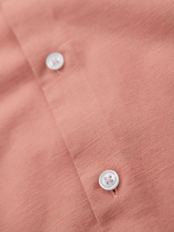 Ombre Clothing Cămașă din pânză pentru bărbați cu guler înalt și buzunar REGULAR FIT - roz