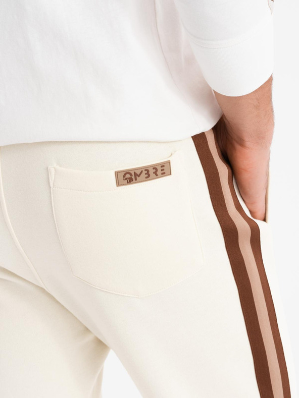 Ombre Clothing Pantaloni de trening pentru bărbați cu bordură și tăietură pe picioare - crem