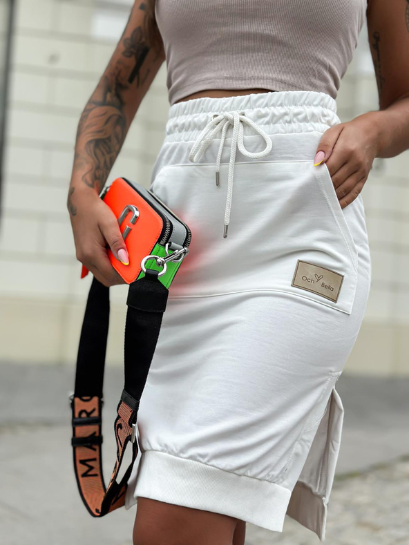 Edoti Fustă sport cu buzunar kanguru - cremă