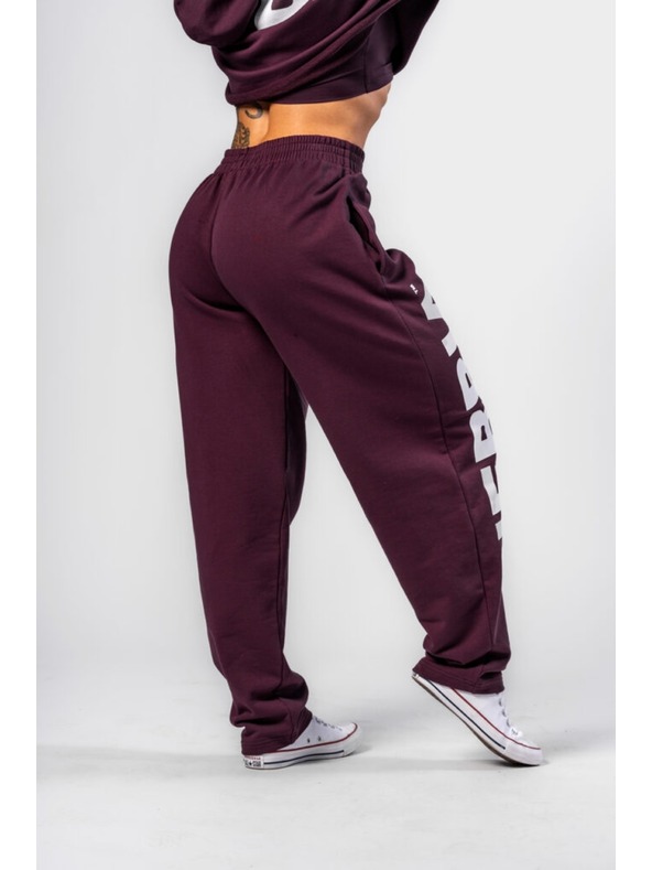 Nebbia Pantaloni de trening bordo în stil boyfriend NEBBIA 432