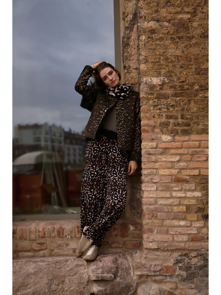 Moodo Pantaloni leopard Moodo pentru femei - maro