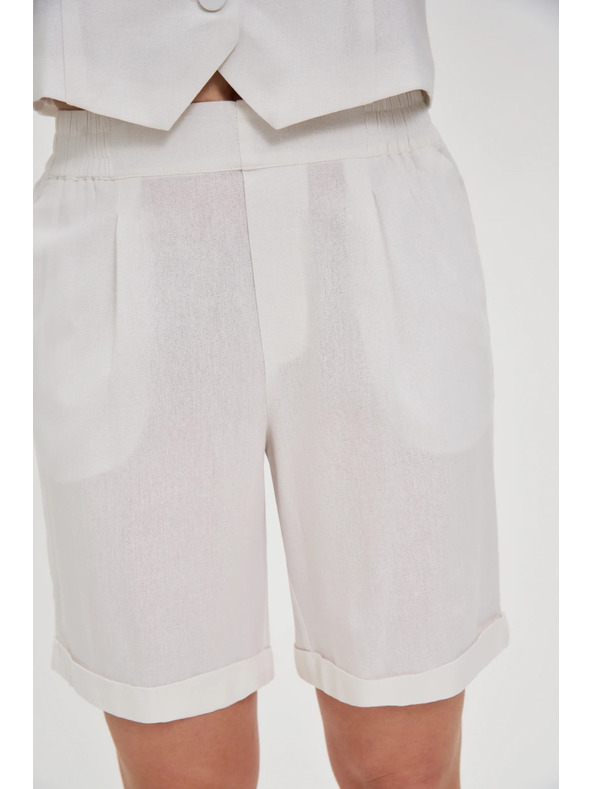 Moodo Pantaloni scurți Moodo pentru femei - albi