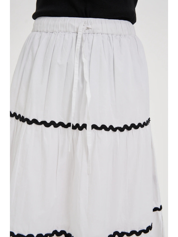 Moodo Fustă pentru femei Moodo - albă