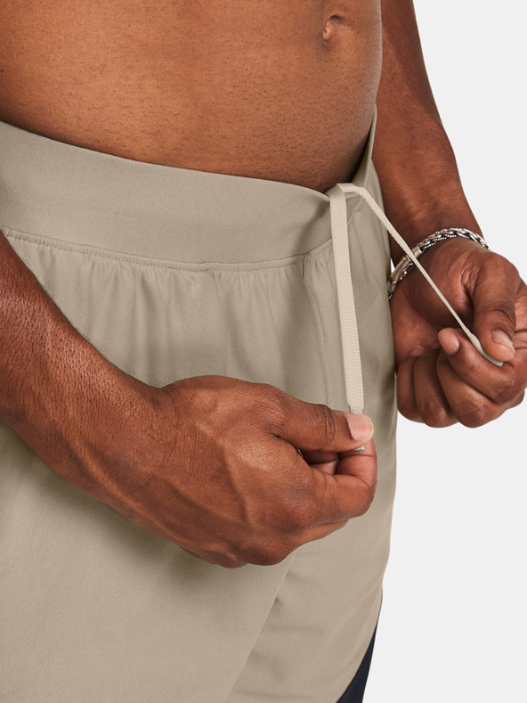 Under Armour Pantaloni scurți Under Armour UA Peak Woven Hybrid pentru bărbați-BRN