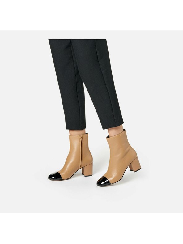 Geox Pantofi bej Geox Virnilisa 65 pentru femei