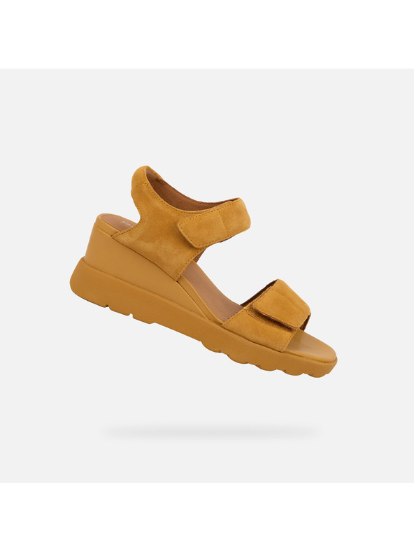 Geox Pantofi cu toc galbeni Geox Spherica EC6 pentru femei