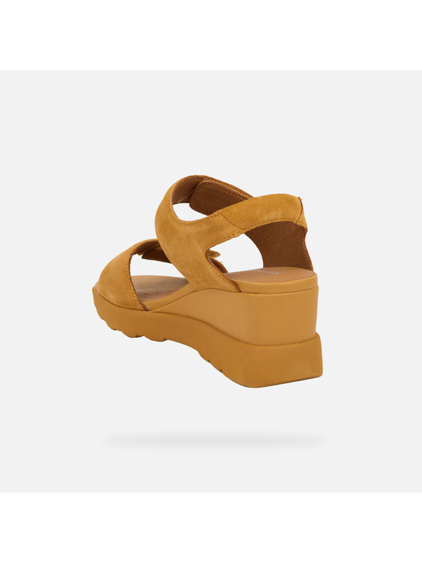 Geox Pantofi cu toc galbeni Geox Spherica EC6 pentru femei