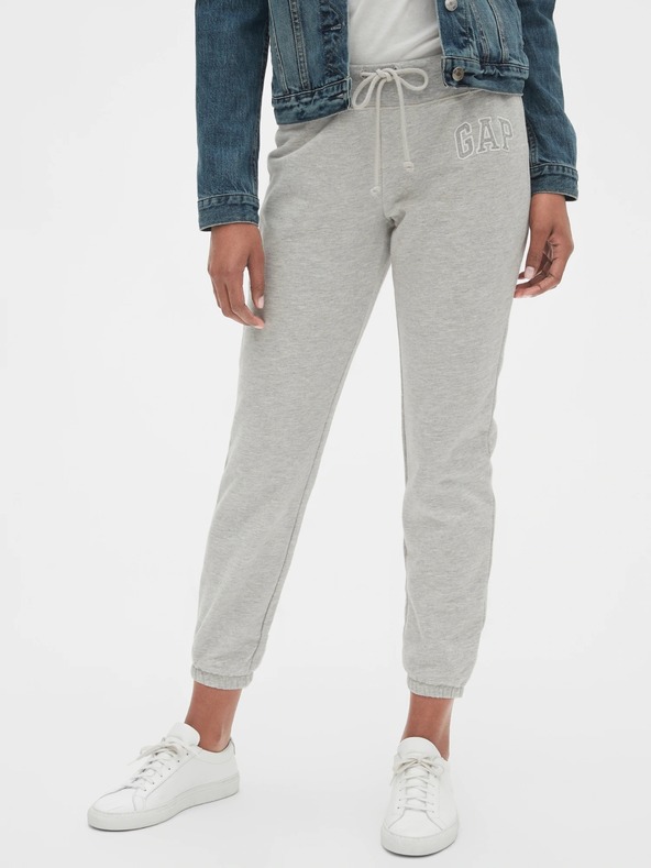 GAP Pantaloni de trening GAP logo arch fleece