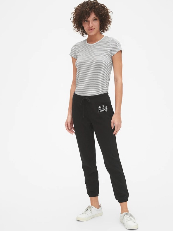 GAP Pantaloni de trening GAP logo arch fleece