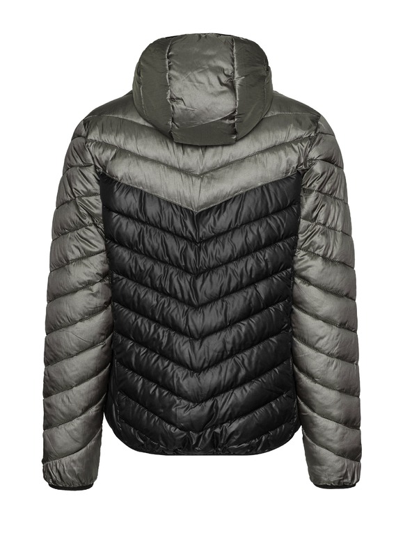 Sam 73 Andrew Jachetă