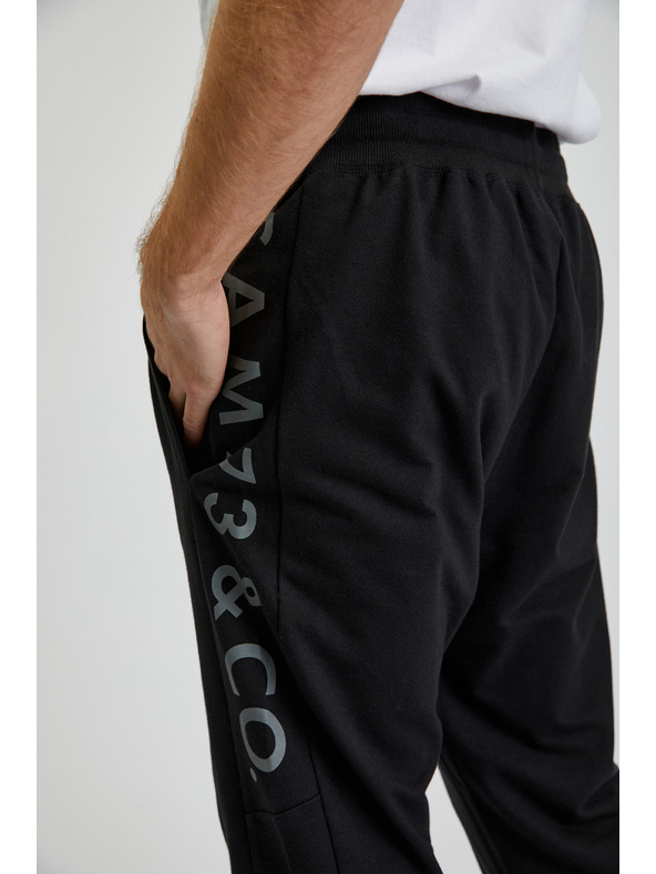 Sam 73 Pantaloni de trening negri pentru bărbați cu inscripții SAM73 Dio