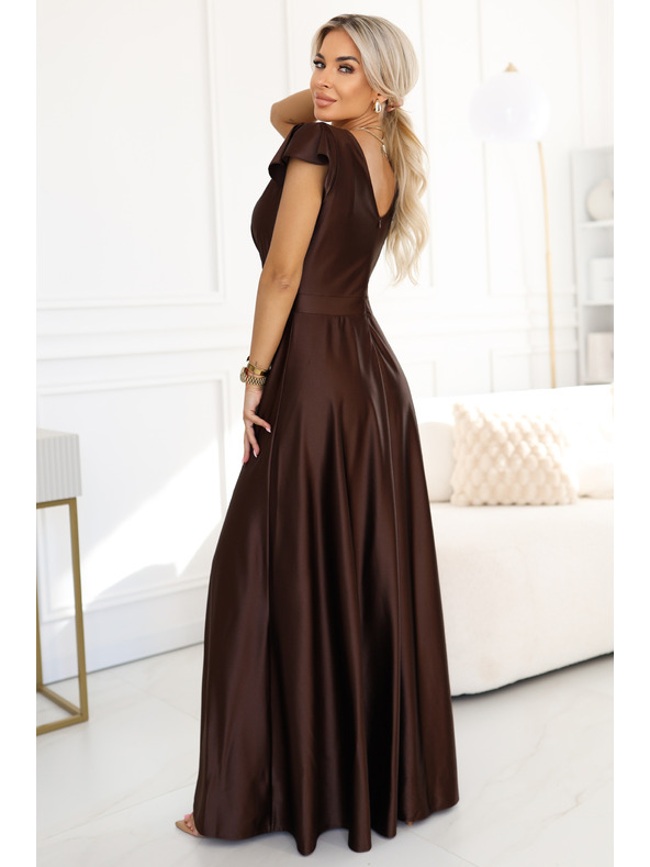 numoco CRYSTAL rochie lungă din satin cu decolteu - ciocolată