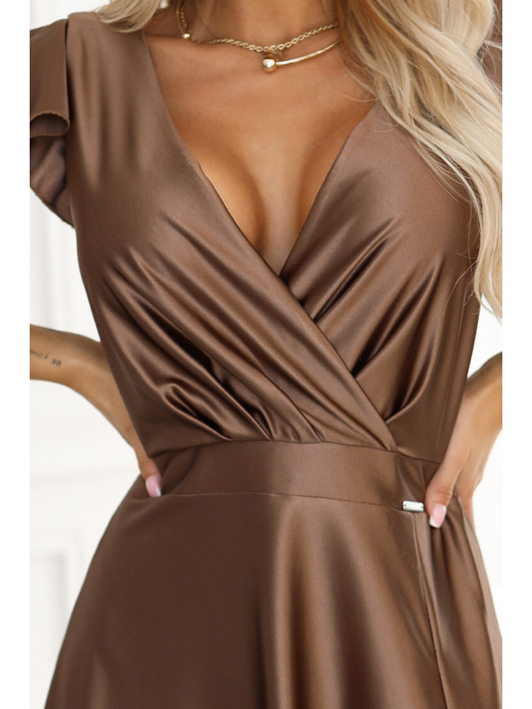 numoco CRYSTAL rochie lungă din satin cu decolteu - mousse de ciocolată