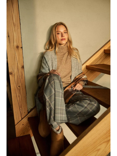 Moodo Pulover cu guler bej Moodo