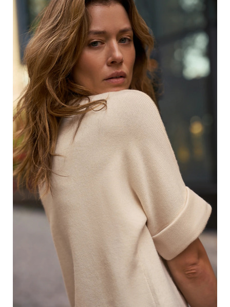 Moodo Pulover bej cu aplicație și mâneci scurte Moodo