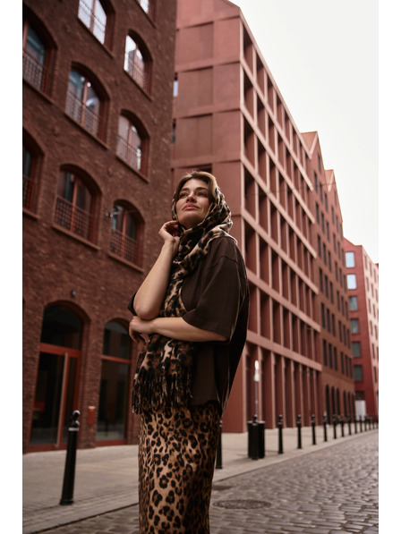 Moodo Șal în imprimeu leopard cu ciucuri maro Moodo
