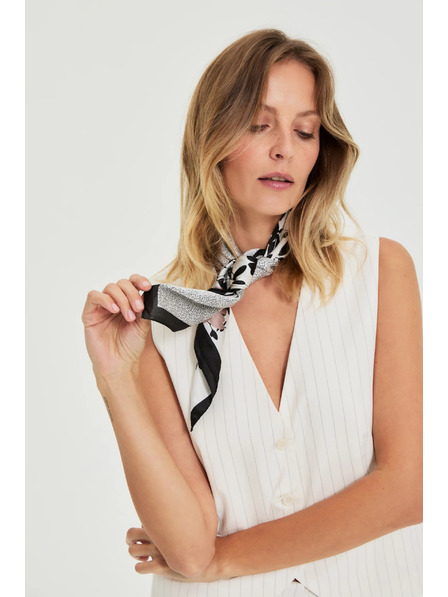 Moodo Batistă cu model floral neagră Moodo