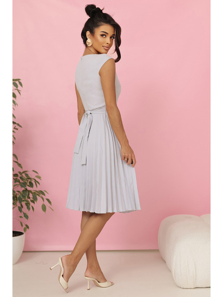numoco LILA Rochie plisată cu mânecă scurtă și centură - gri