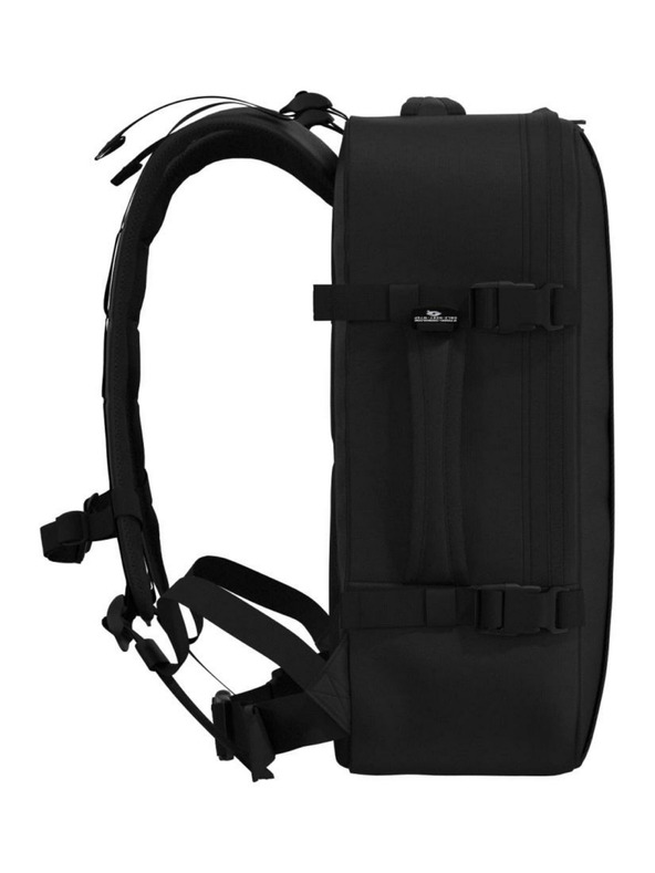 CabinZero Rucsac negru CabinZero Military 36L Absolute Black
