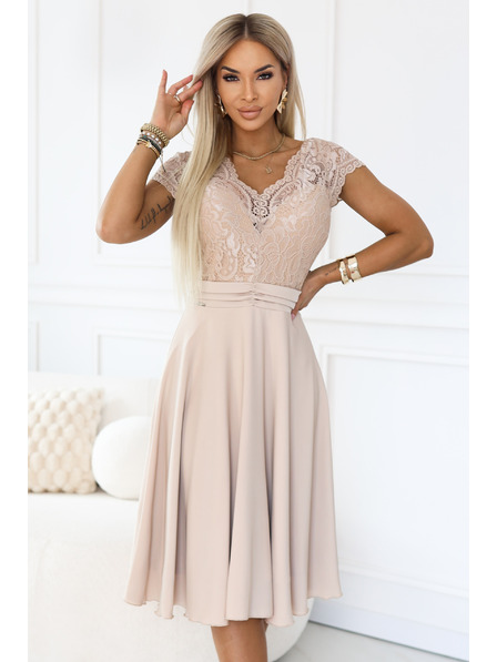 numoco LINDA Rochie șifon ușoară cu decupaj dantelat - bej