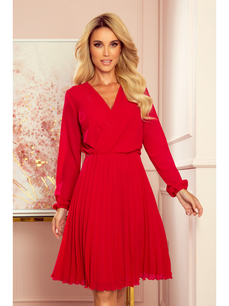 numoco ISABELLE Rochie plisată cu decolteu și mâneci lungi - Roșu