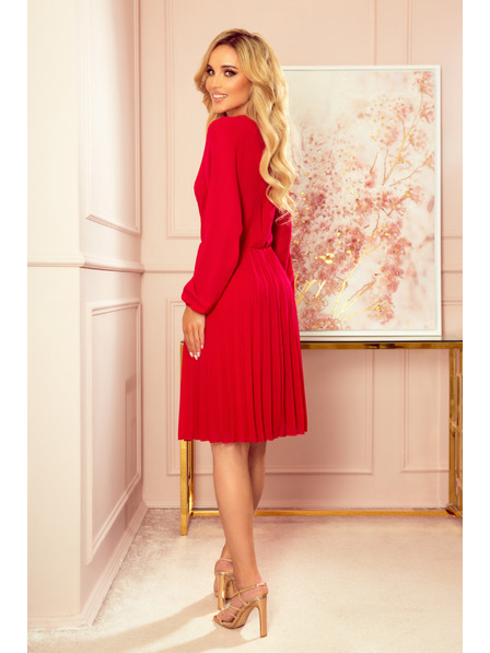 numoco ISABELLE Rochie plisată cu decolteu și mâneci lungi - Roșu