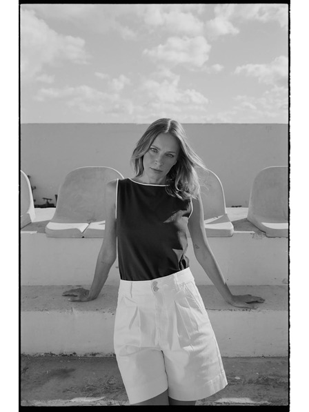 Moodo Pantaloni scurți netezi albi Moodo