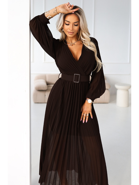numoco KLARA Rochie midi elegantă cu pliuri, centură și decolteu - ciocolată