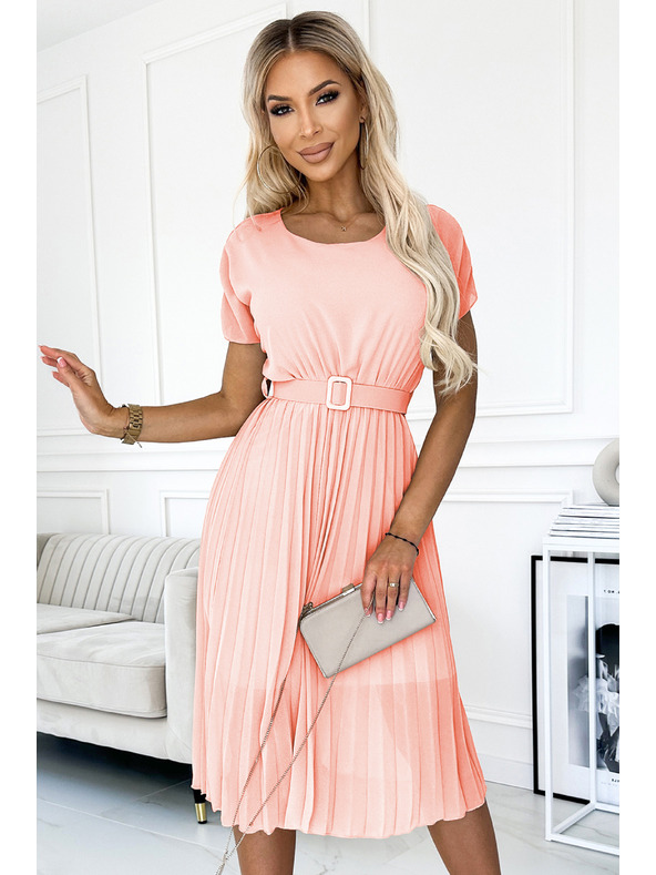 numoco MIA Rochie midi plisată cu centură lată - piersică