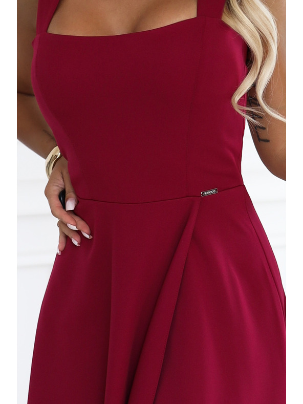 numoco AURELIA Rochie lungă cu spărtură pe picior și decolteu pătrat - burgundy