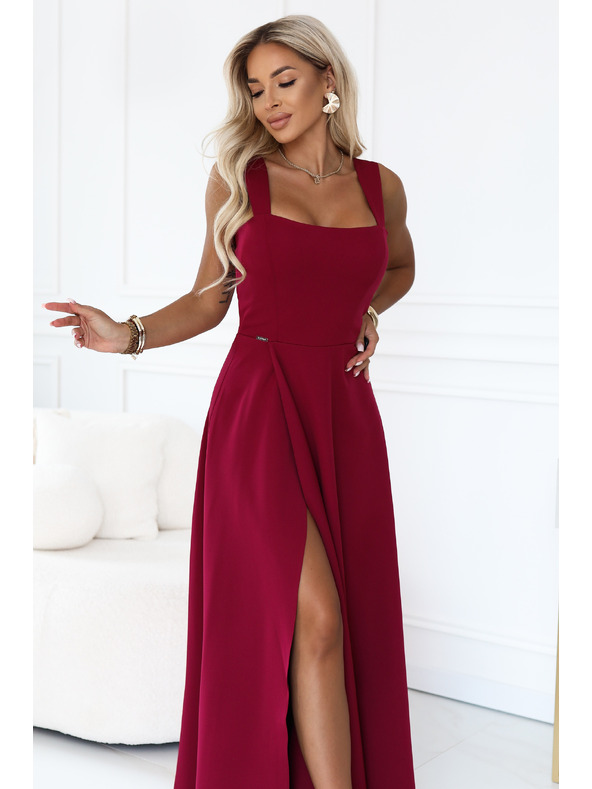 numoco AURELIA Rochie lungă cu spărtură pe picior și decolteu pătrat - burgundy