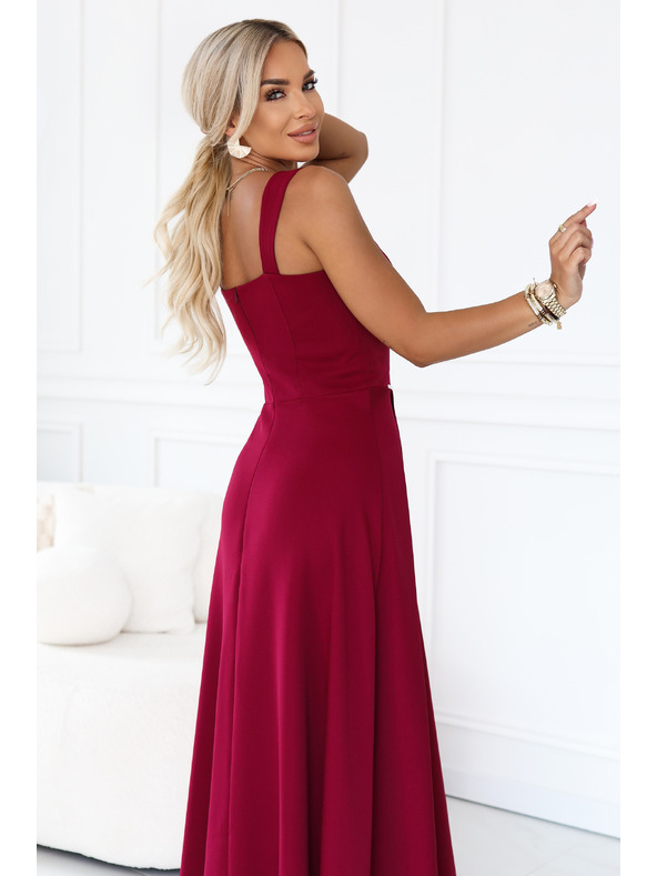 numoco AURELIA Rochie lungă cu spărtură pe picior și decolteu pătrat - burgundy